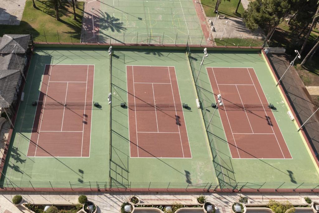 Tenis a/nebo squash v ubytování Florazar 2, Vi-11-C nebo okolí