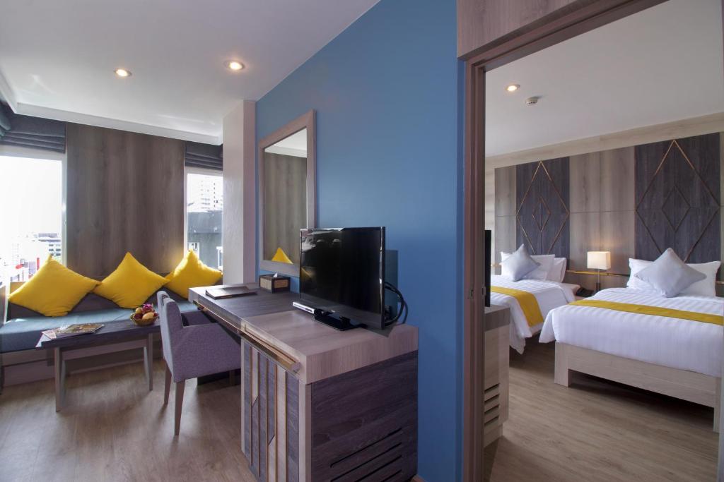 TV a/nebo společenská místnost v ubytování Andakira Hotel - SHA Extra Plus