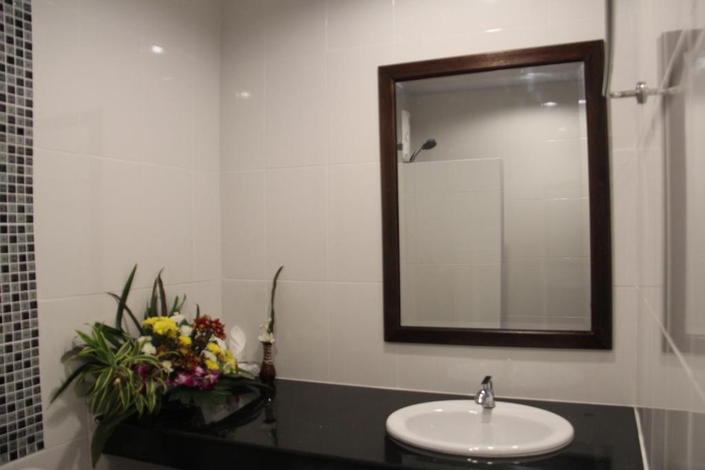 The Seashore Kamala Service Apartment - 18