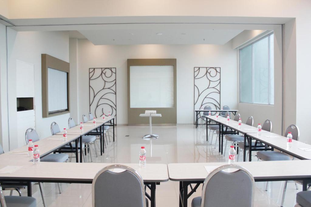 Konferenční prostory v ubytování POP! Hotel Kelapa Gading