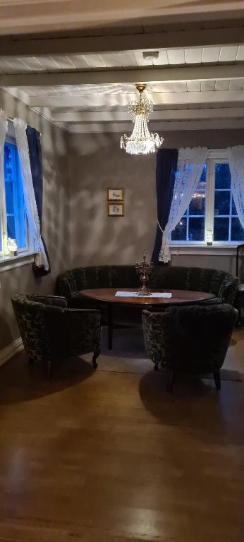 Fotografie z fotogalerie ubytování VILLA HASSELBAKKEN v destinaci Eidsvoll