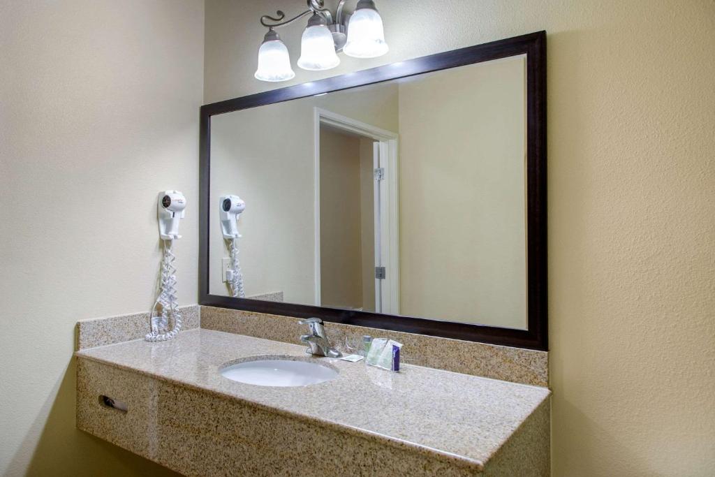 Grundriss der Unterkunft Sleep Inn &amp; Suites Bakersfield North