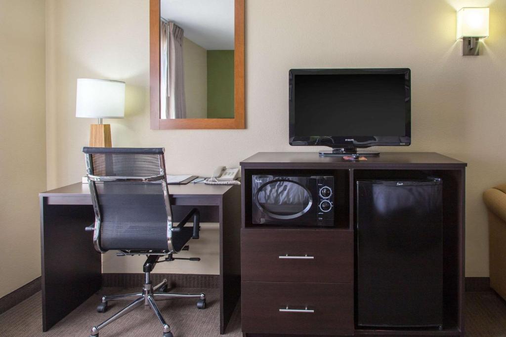 TV&#47;Unterhaltungsangebot in der Unterkunft Sleep Inn &amp; Suites Bakersfield North