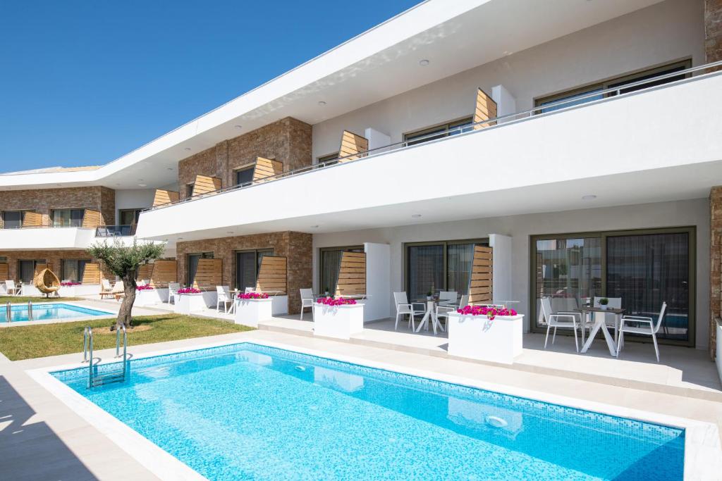 Bazén v ubytování Imagine Luxury Suites nebo v jeho okolí
