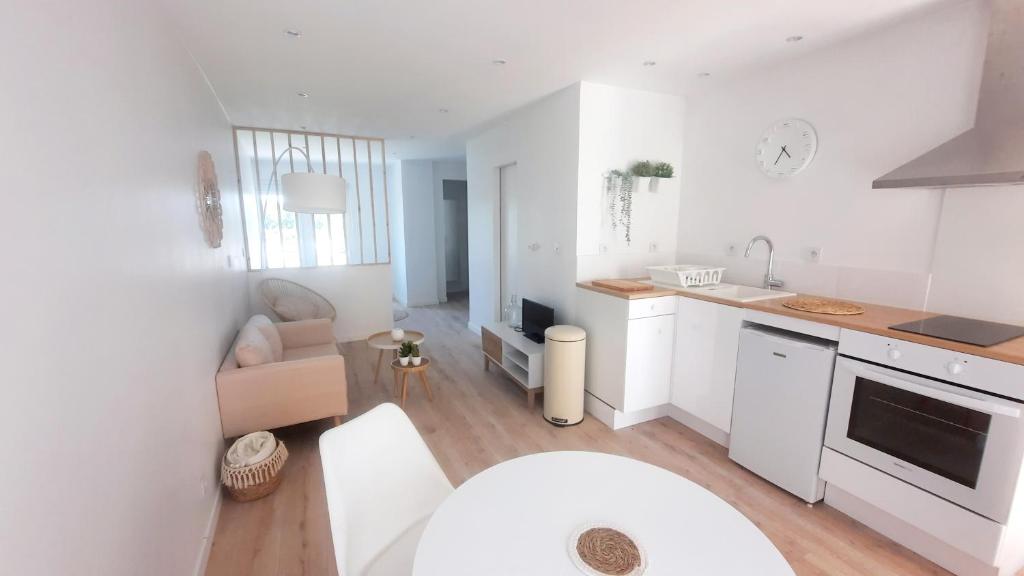 Le Soleya - Centre village - Piscine - 2 pers - One-Bedroom House