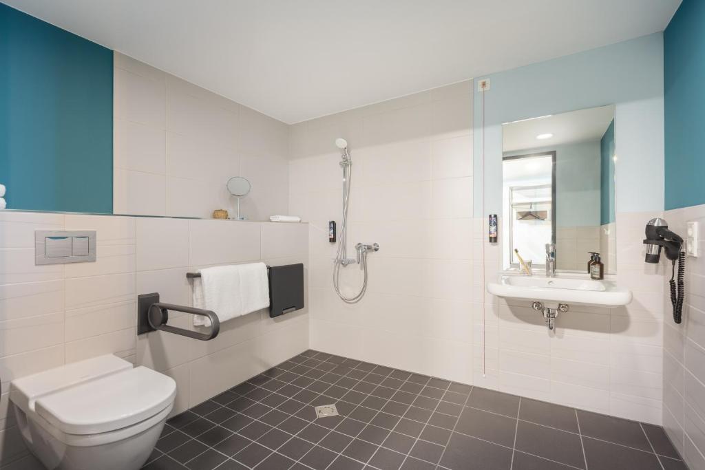 Holiday Inn - the niu, Seven Dusseldorf Ost by IHG - Resim 17