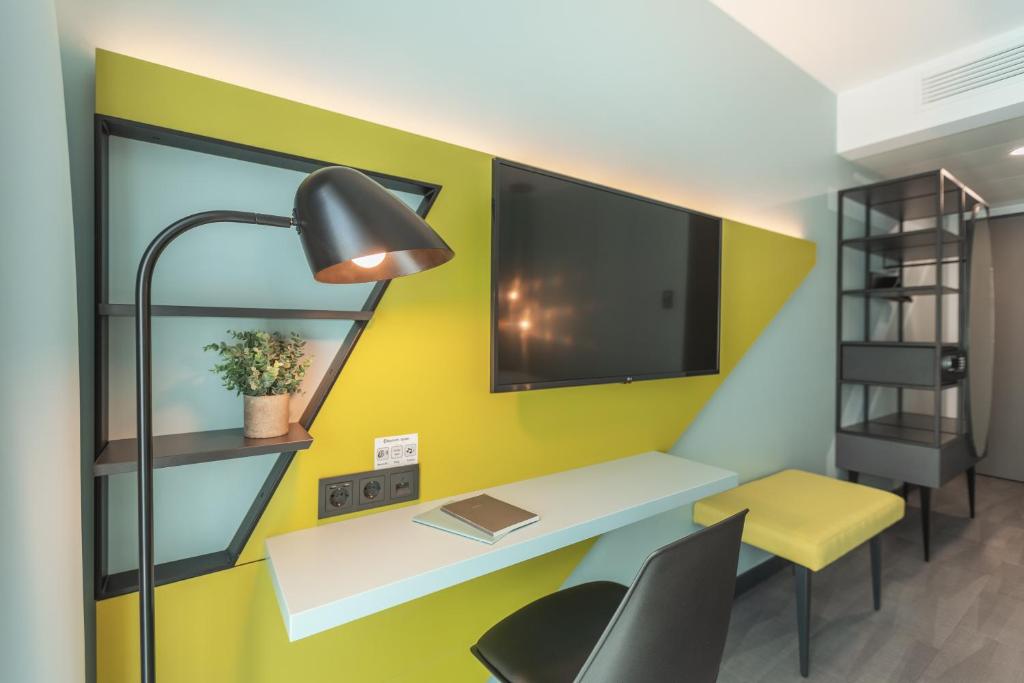 Holiday Inn - the niu, Seven Dusseldorf Ost by IHG - Resim 15