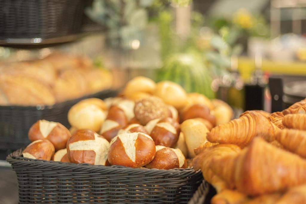 Holiday Inn - the niu, Seven Dusseldorf Ost by IHG - Resim 25