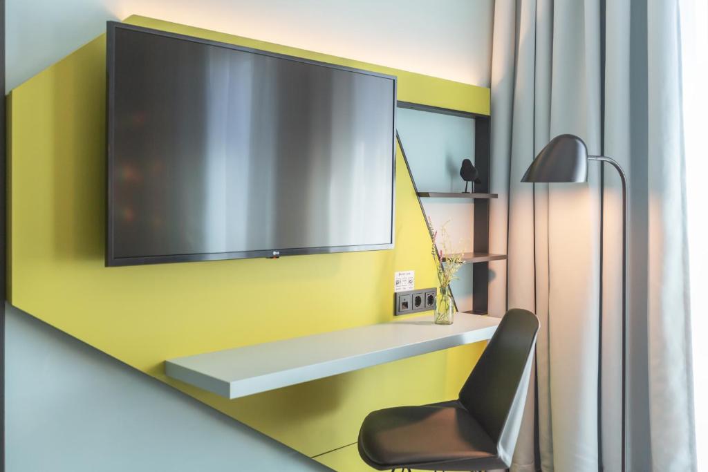 Holiday Inn - the niu, Seven Dusseldorf Ost by IHG - Resim 13