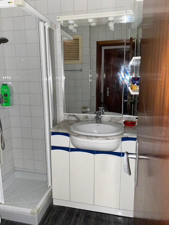 Kép Appartement spacieux, front de mer, vue splendide szállásáról Salouban a galériában