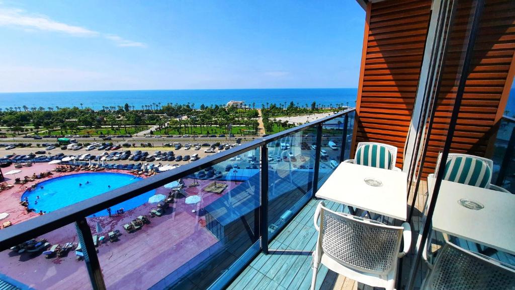Sea View Metro City Appartment - Housity