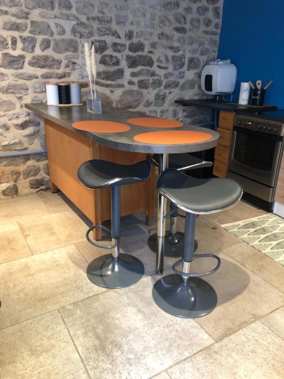 Le MasDinina Superbe studio entièrement rénové - Appartement D'une Chambre