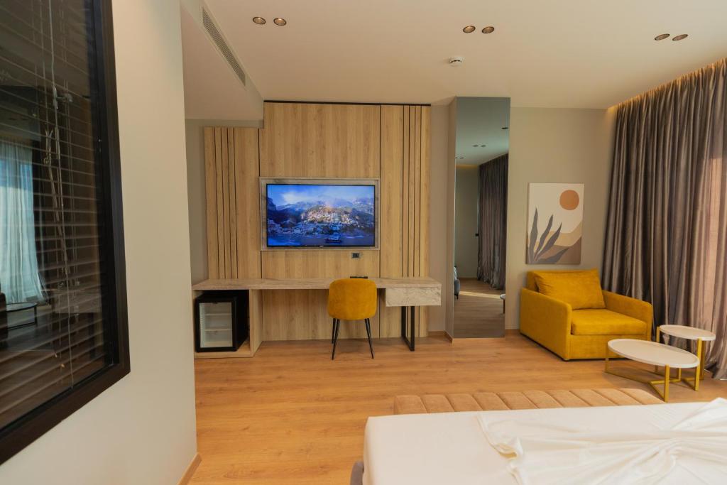 TV a/nebo společenská místnost v ubytování Esbjerg Hotel