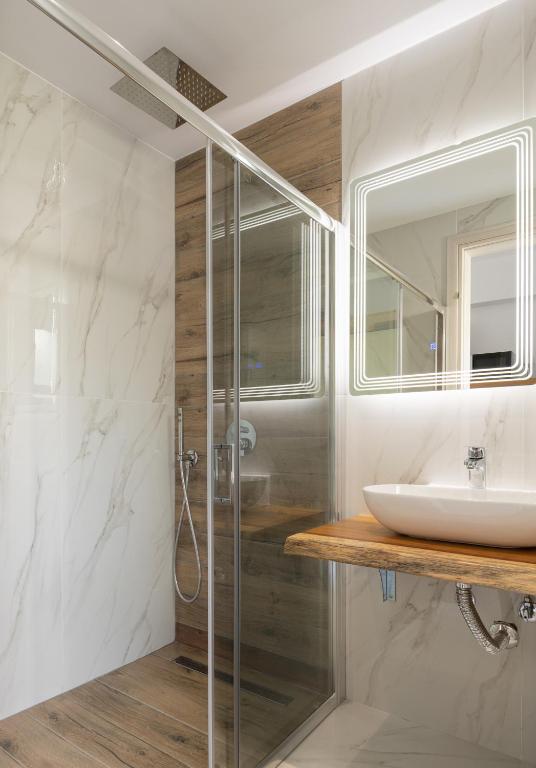 Imagine Luxury Suites - 12