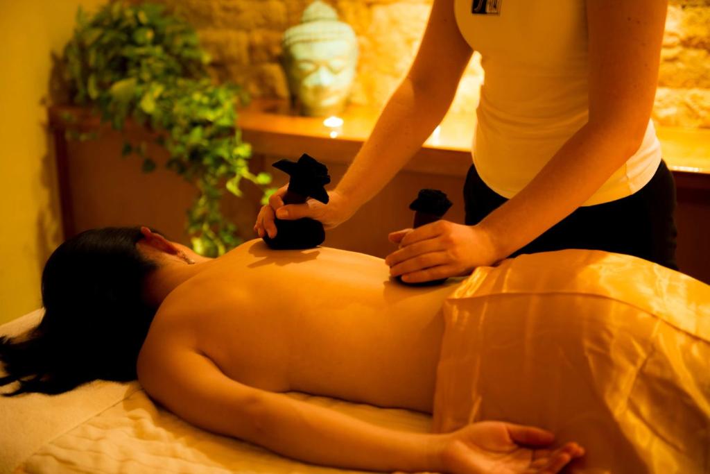 Spa and/or other wellness facilities at Los Angeles Hotel & Spa