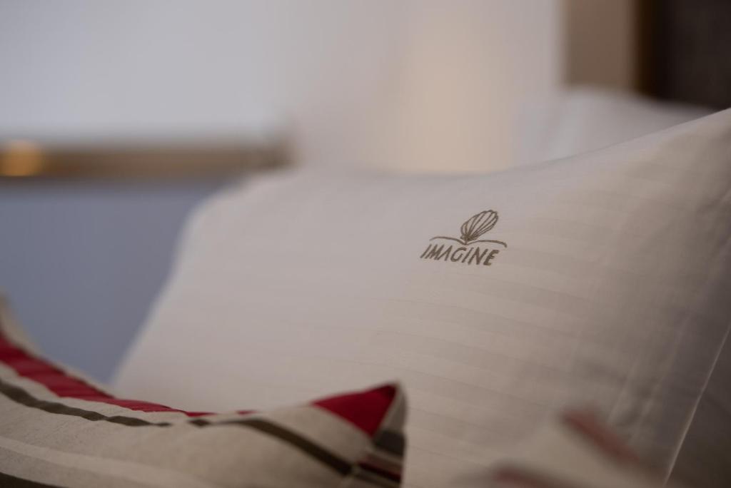 Imagine Luxury Suites - 8