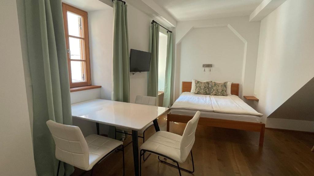 Postel nebo postele na pokoji v ubytování Apartments Fonda House