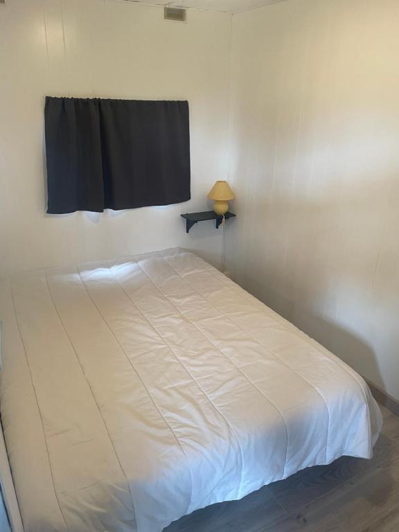 Zdjęcie z galerii obiektu Bungalow confortable proche de la mer w mieście Linguizzetta