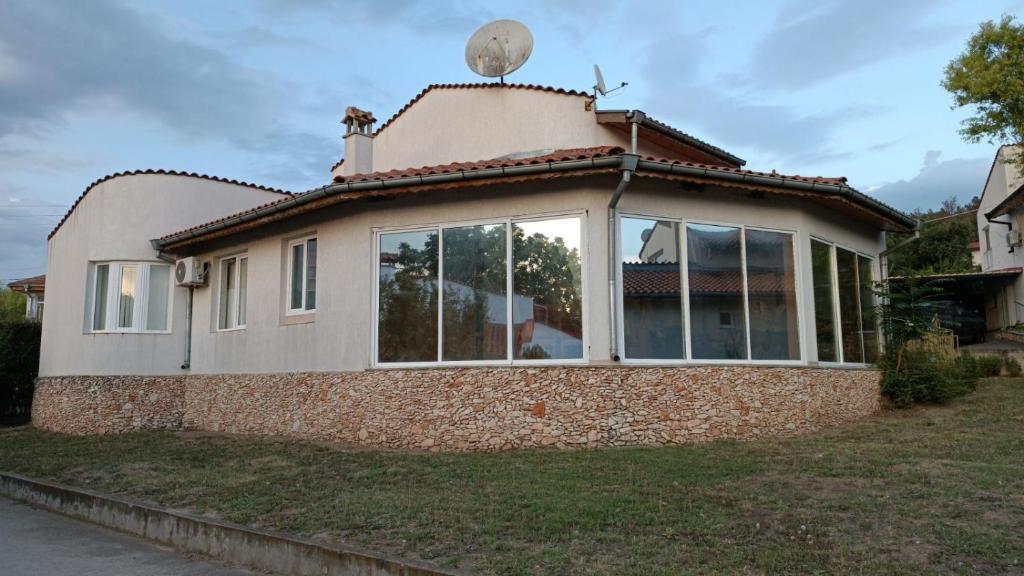 Budova, kde se prázdninový dům nachází