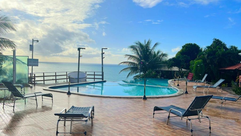 Bazén v ubytování Pousada Paradise Vista do Atlantico nebo v jeho okolí
