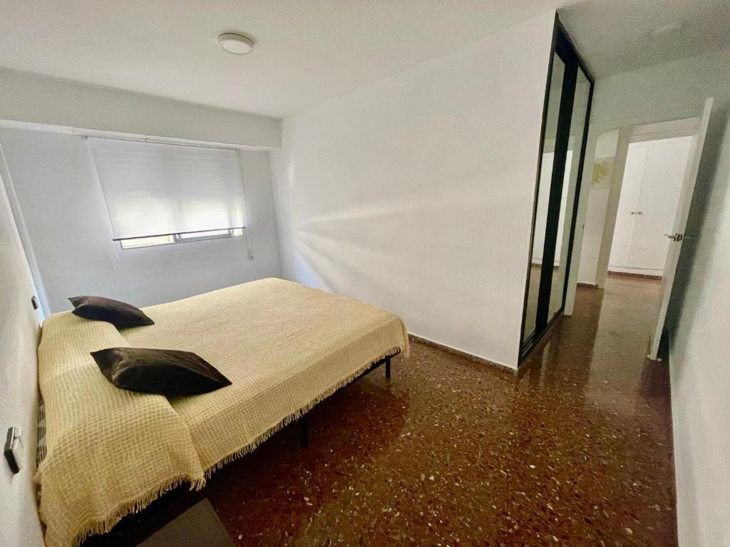 Chill apartment with big terrace on Valencia, Spain - Booking.com