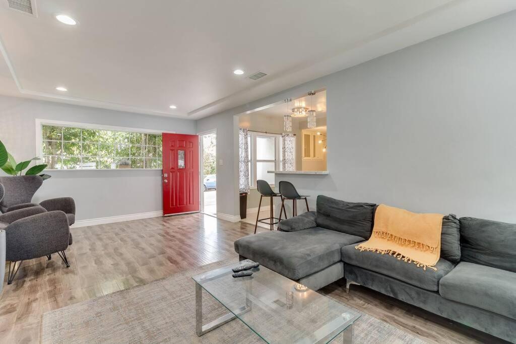 Picfair Village Modern Glam House, Los Angeles (updated prices 2024)