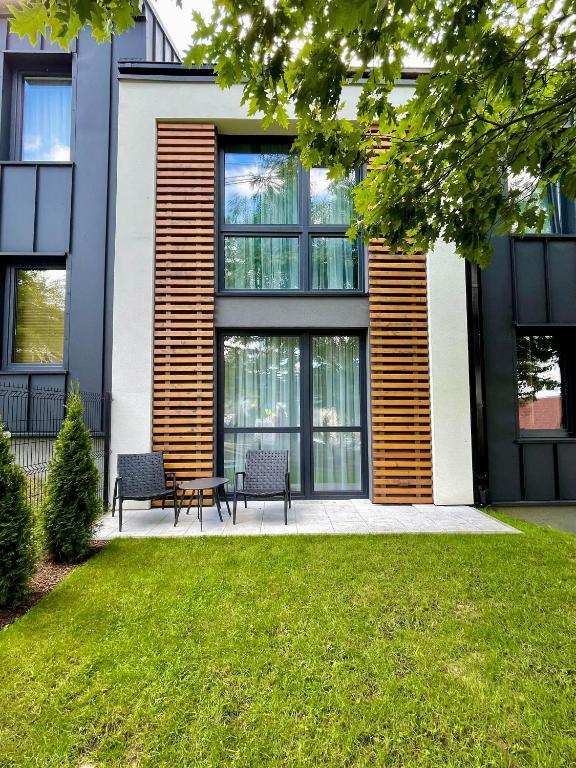 Vonkajšia záhrada v ubytovaní WILANESKA Apartament Olimpijska Szczyrk