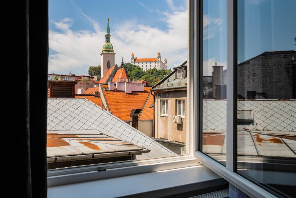 HighNest apartments - Two-Bedroom Apartment