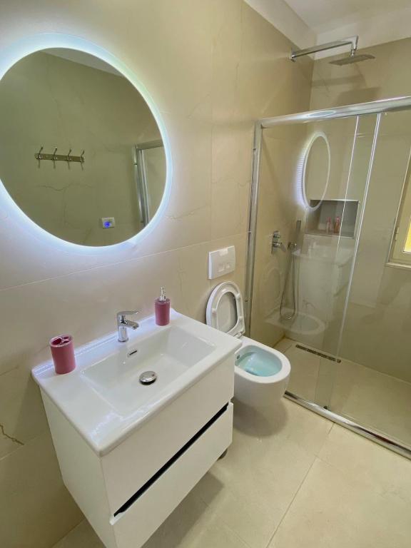 A bathroom at Serenity Apartament