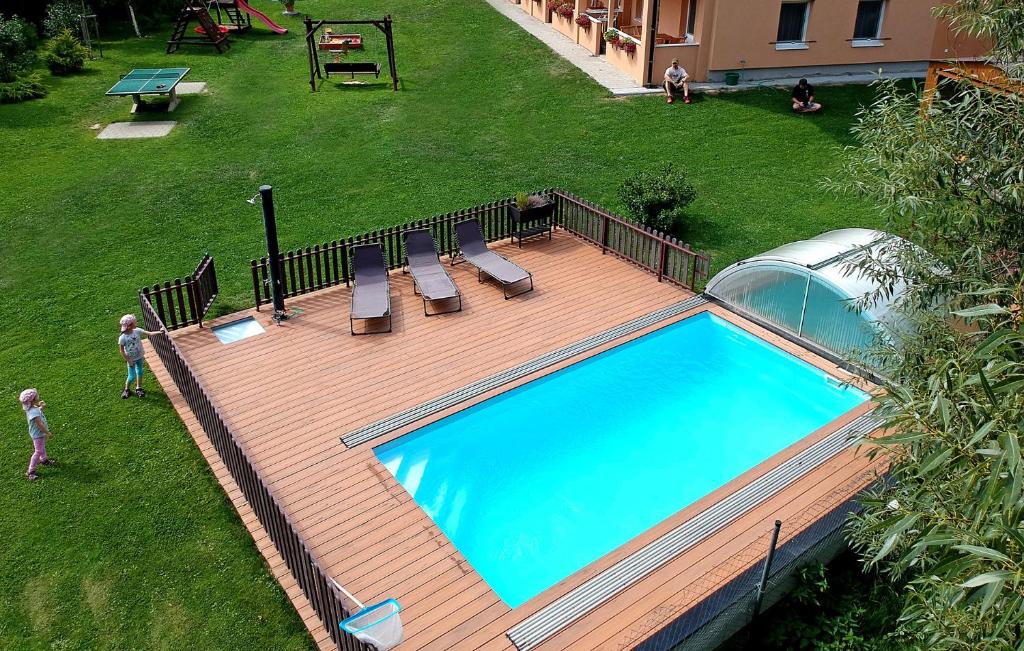 Bazén v ubytování Apartments Nad Rybníky nebo v jeho okolí