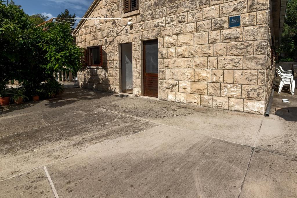 Fotografie z fotogalerie ubytování Apartments by the sea Sumartin, Brac - 758 v destinaci Sumartin