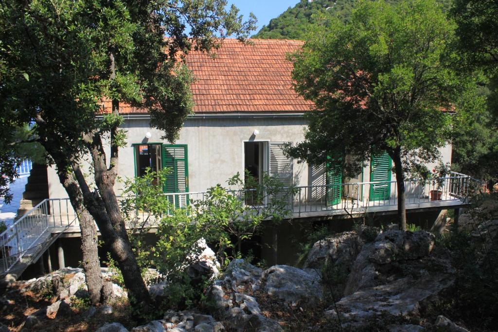 Budova, v ktorej sa apartmán nachádza