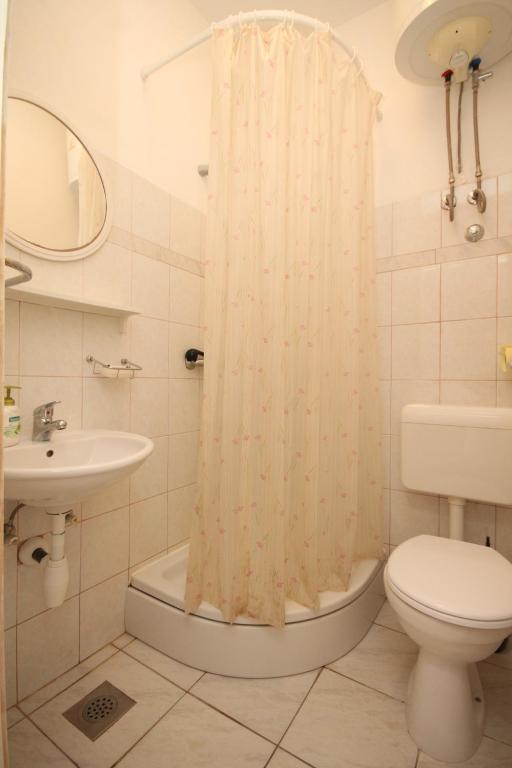 Kúpeľňa v ubytovaní Apartment Lucica 990b