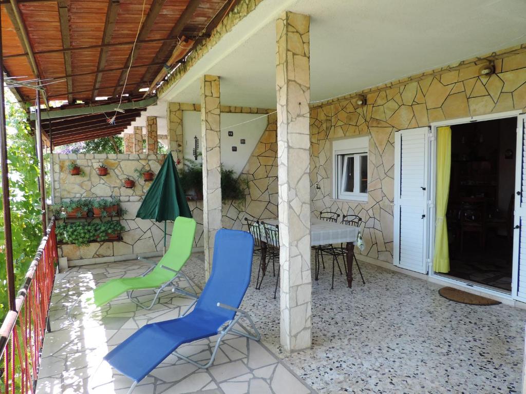Patio nebo venkovní prostory v ubytování Apartments by the sea Seget Vranjica, Trogir - 975