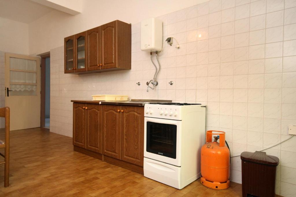 Fotografie z fotogalerie ubytování Family friendly seaside apartments Kraj, Pasman - 699 v destinaci Tkon