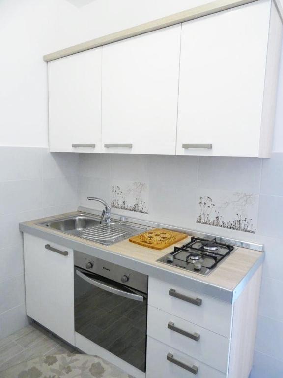 Kuchyňa alebo kuchynka v ubytovaní Apartments with parking spaces Biograd na Moru, Biograd - 860