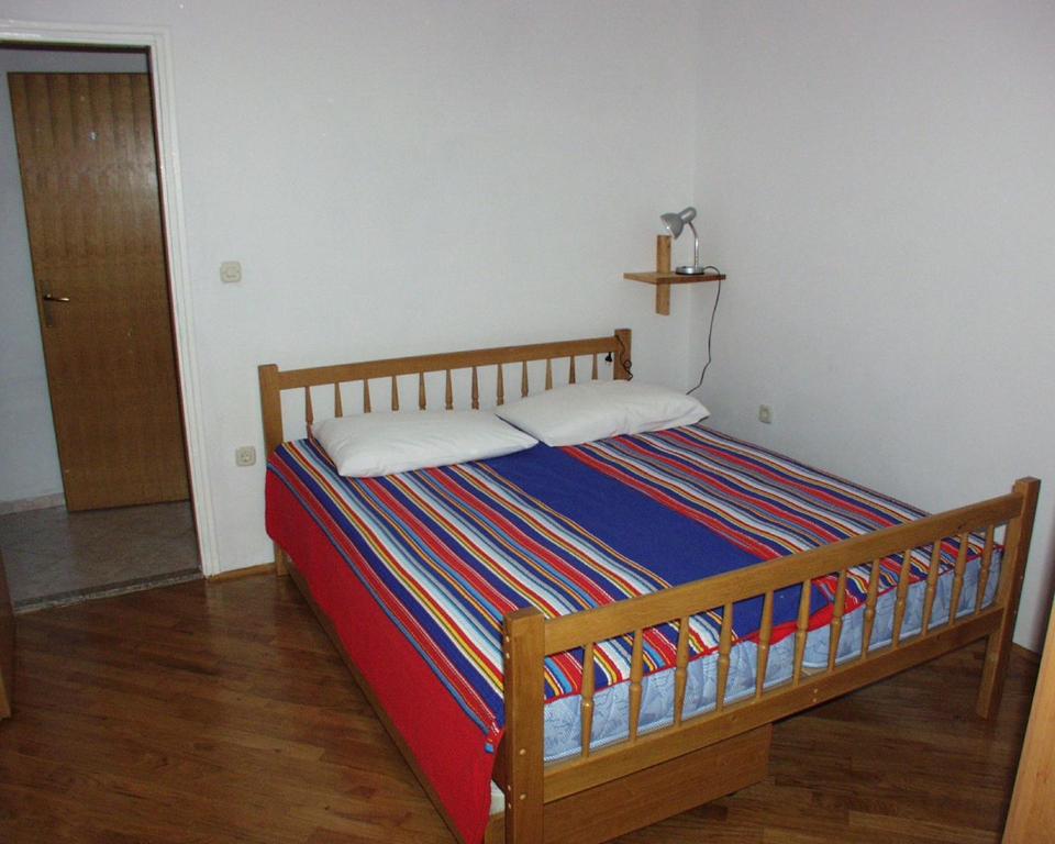 Postel nebo postele na pokoji v ubytování Apartments by the sea Drage, Biograd - 851
