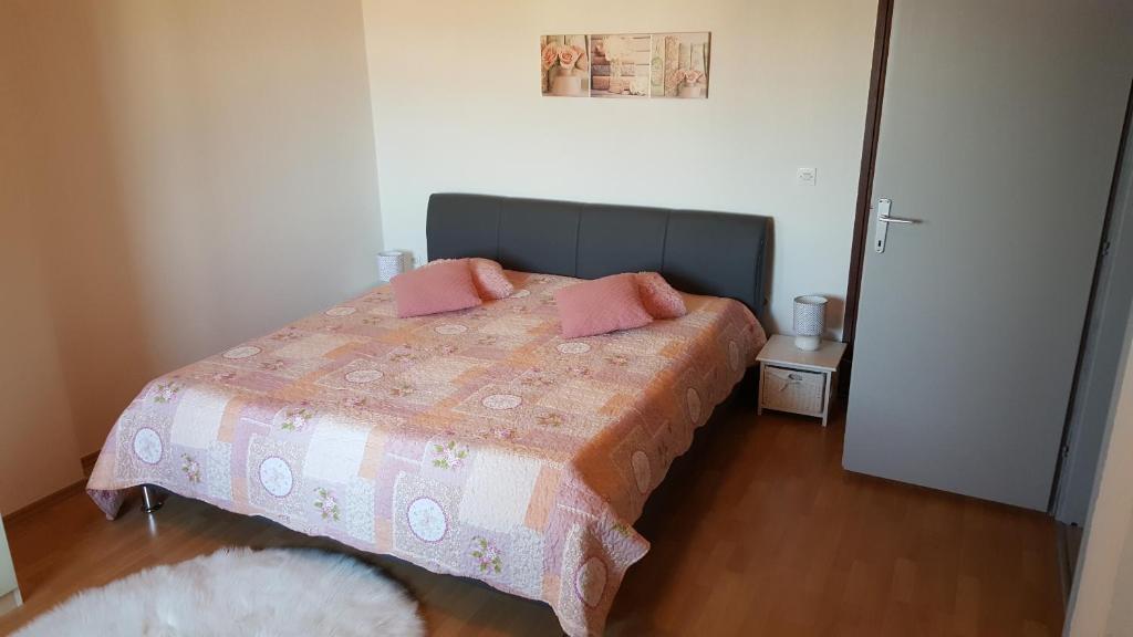 Posteľ alebo postele v izbe v ubytovaní Apartments by the sea Sali, Dugi otok - 890