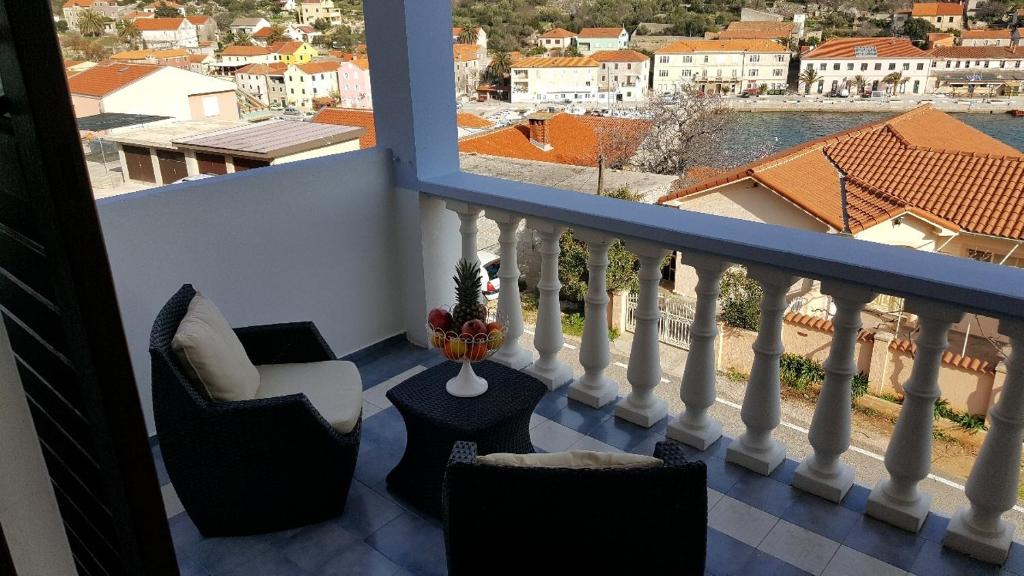 Balkón alebo terasa v ubytovaní Apartments by the sea Sali, Dugi otok - 890
