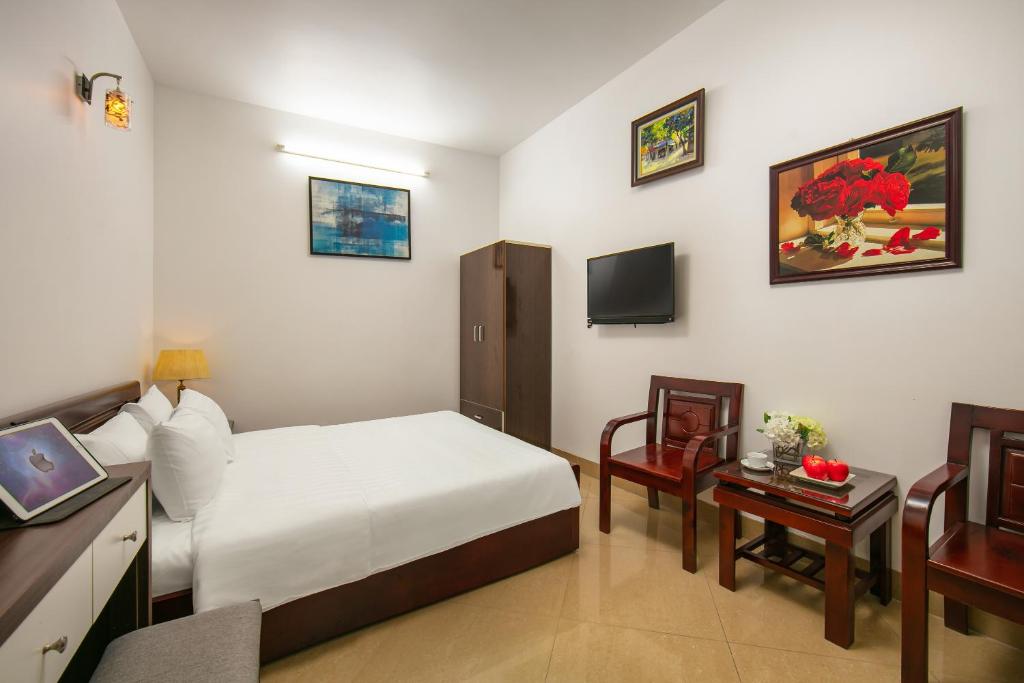 TV a/nebo společenská místnost v ubytování Mia Sen Vong Hotel Ha Noi