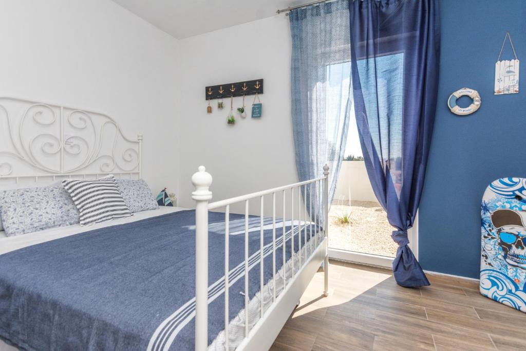 Posteľ alebo postele v izbe v ubytovaní Family friendly house with a swimming pool Vir - Torovi - Vir - Pedinka, Vir - 18732
