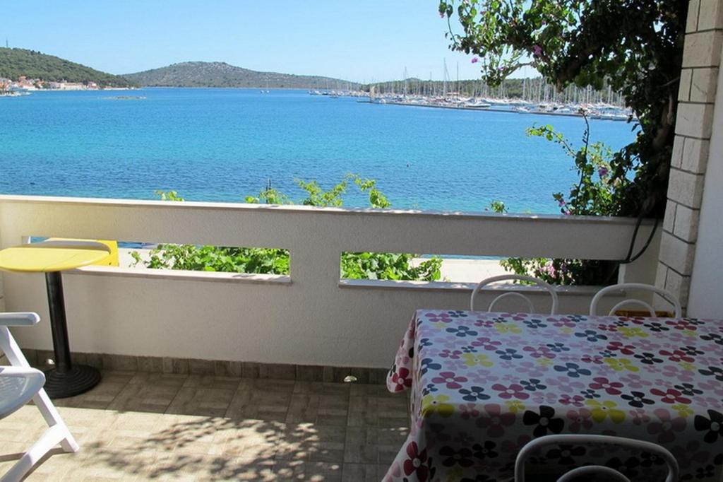 Fotografie z fotogalerie ubytování Apartments by the sea Rogoznica - 18746 v Rogoznici