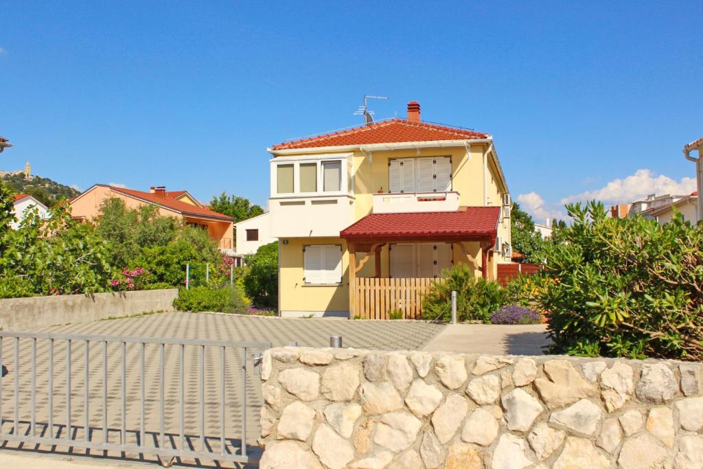 Apartments with parking space Baska, Krk - 18789
