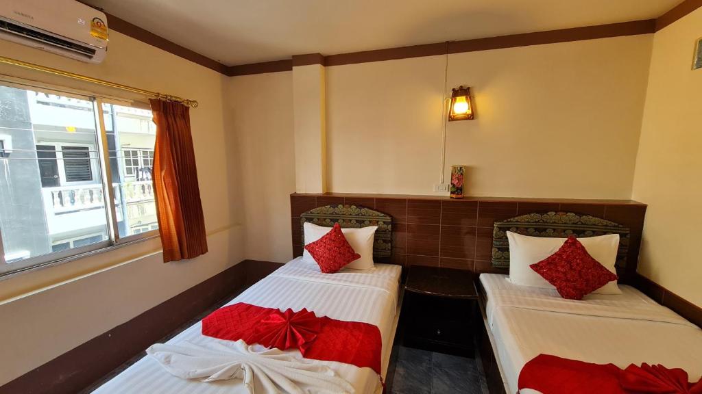 Vech Guesthouse Patong - Resim 26