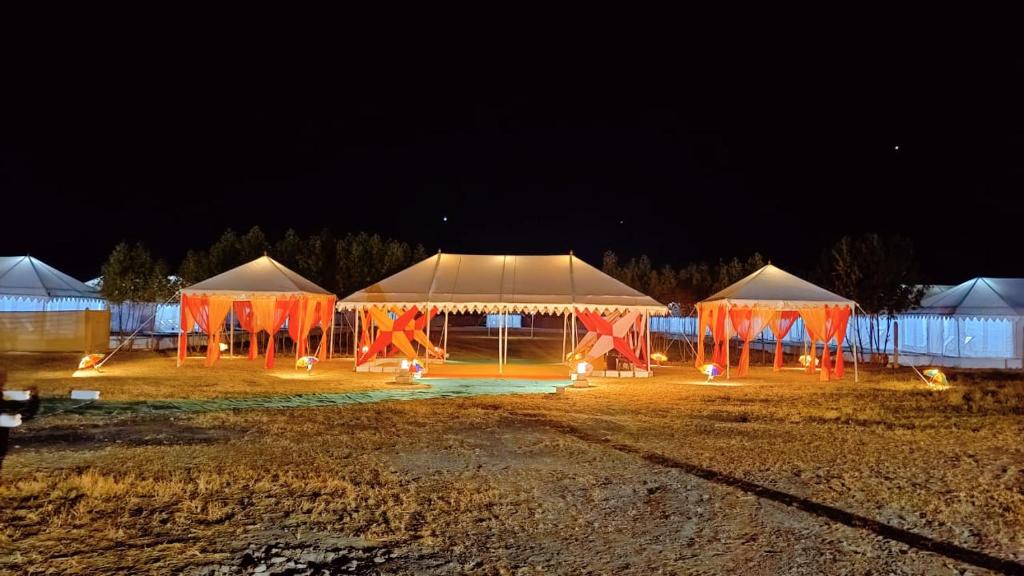 Bazén v ubytování Kutch Classic Resort Camp nebo v jeho okolí