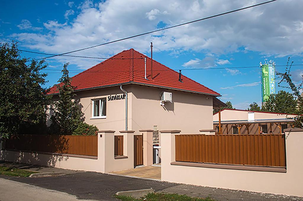 Budova, v ktorej sa apartmán nachádza