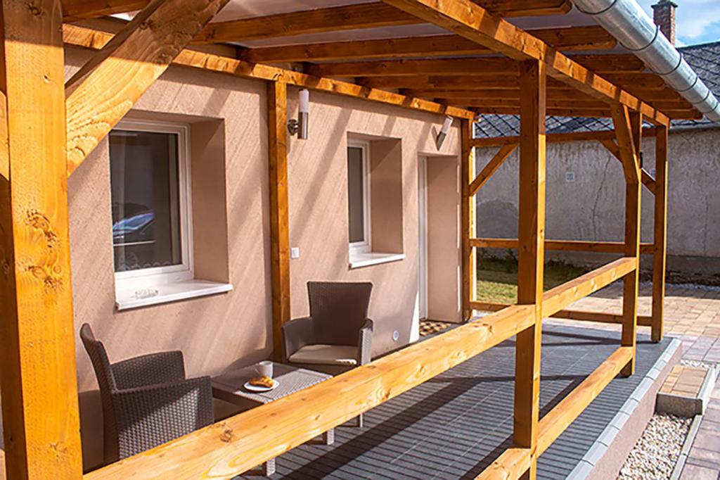Balkón alebo terasa v ubytovaní SárvárLAK Apartmanház