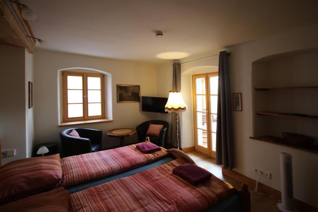 Pension und Falknerei an der alten Schmiede - Doppelzimmer Mit Terrasse