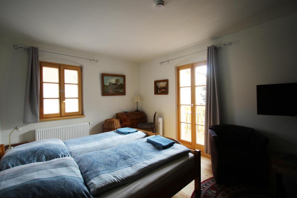 Pension und Falknerei an der alten Schmiede - Doppelzimmer Mit Balkon