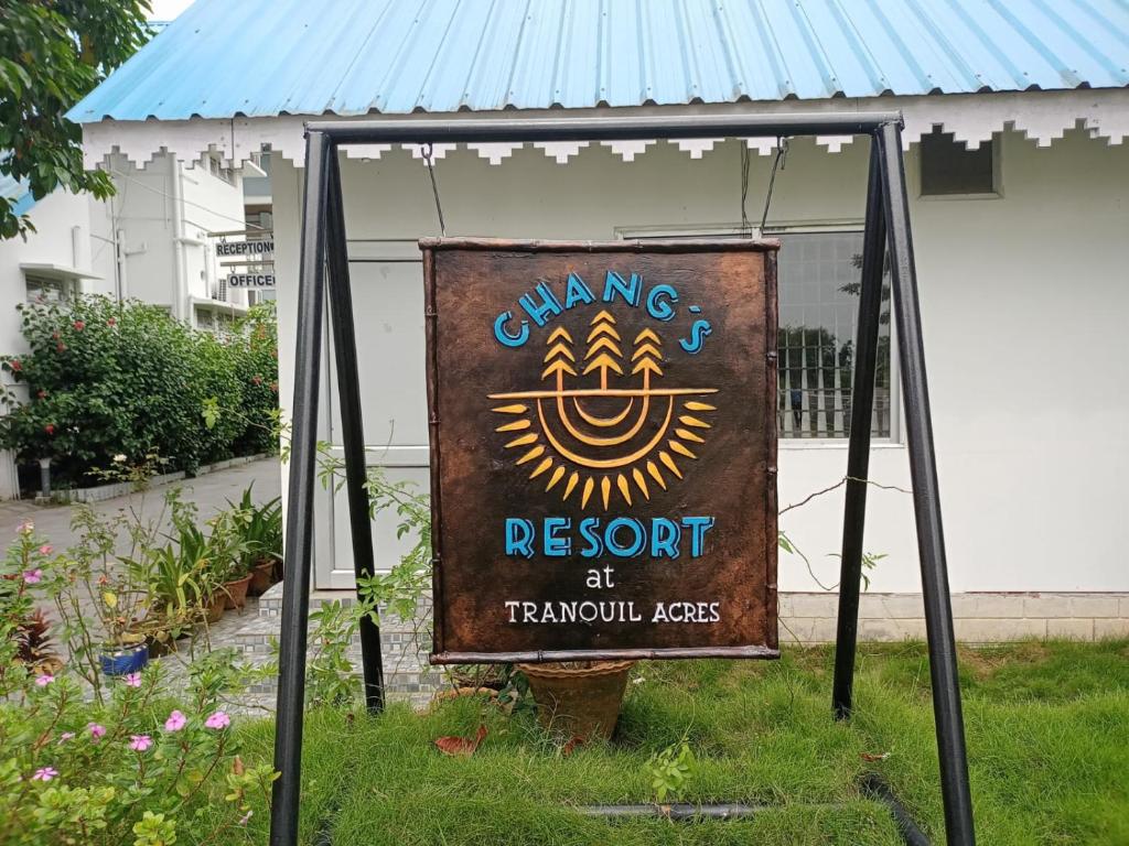 Un certificat, premiu, logo sau alt document afișat la Changs Resort